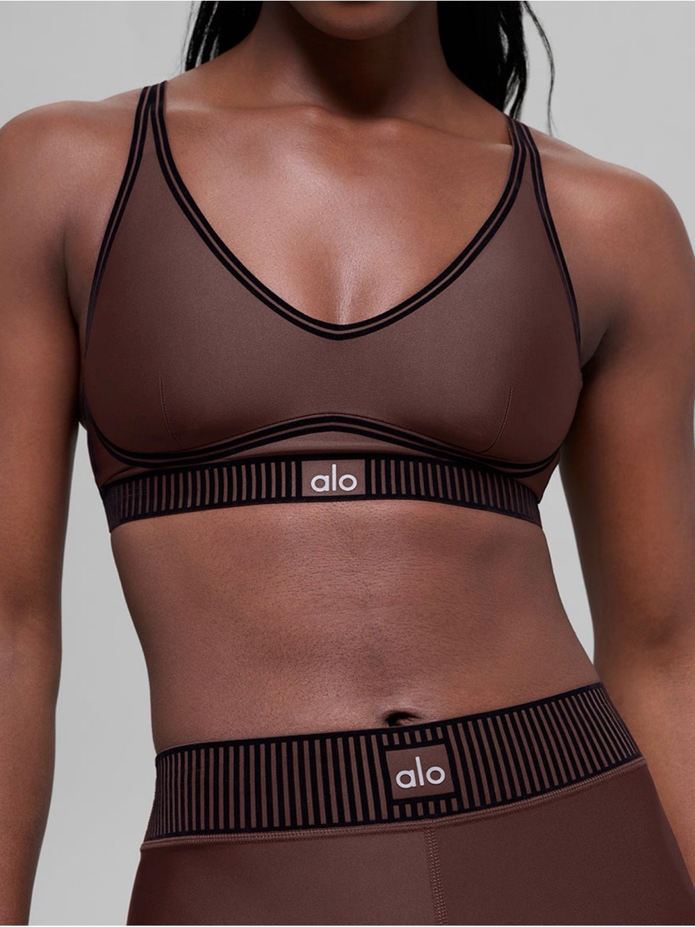 ALO Yoga Brownstone Airlift Line Up Bra